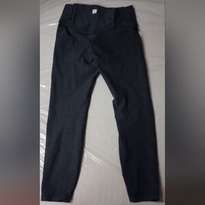 Vuori Women's Dark Gray/Black Joggers Leggings